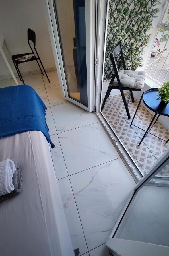 Zafiro Alicante Bagian luar foto